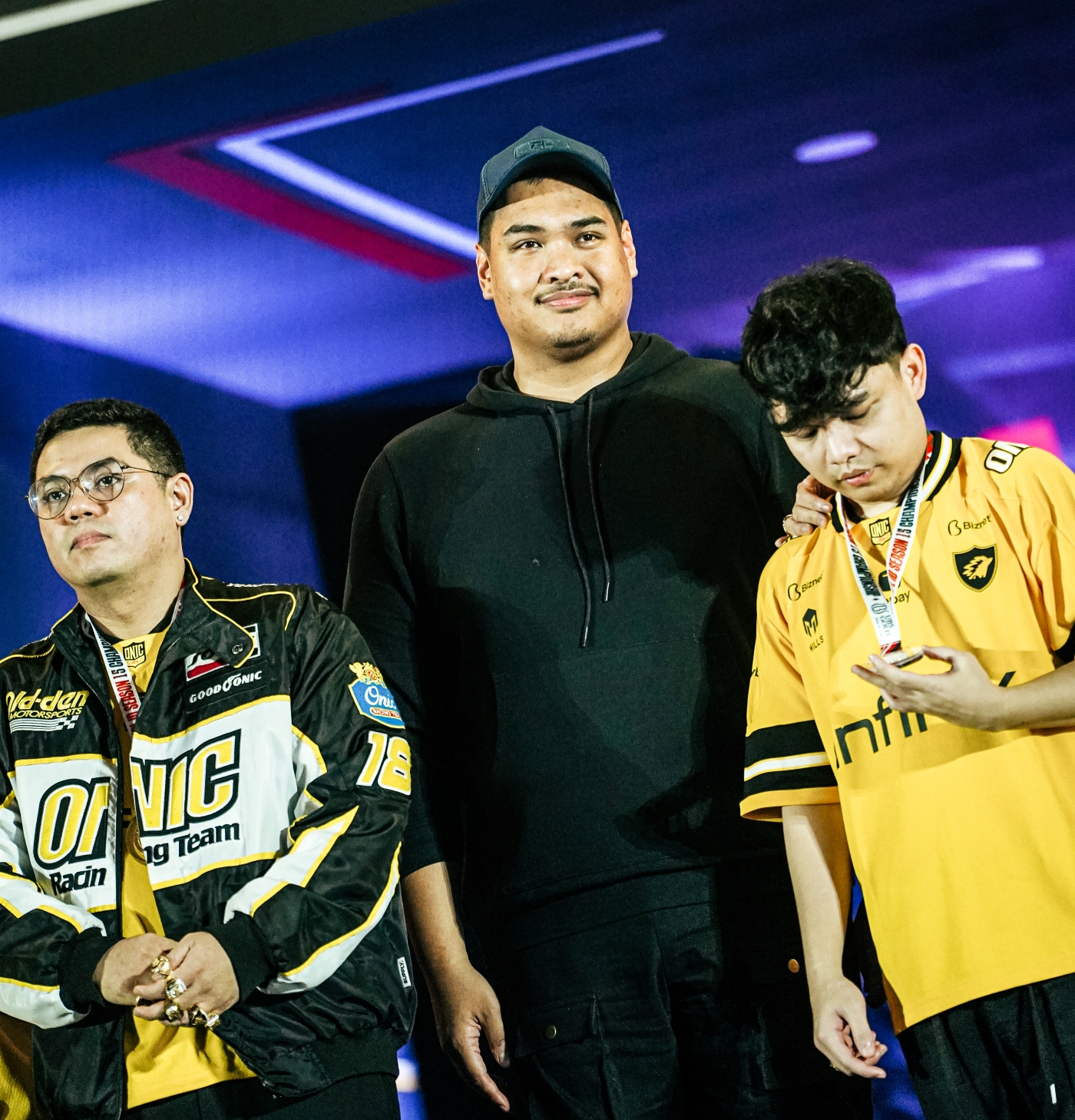 Minister of Youth and Sports of the Republic of Indonesia, Ario Bimo Nandito Ariotedjo crowning ONIC as the champions of MPL ID S15 Thumbs.jpg